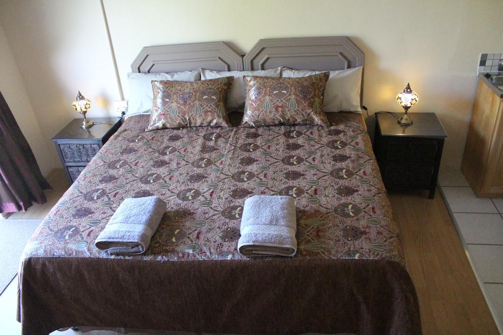 Denmark Farm Stay Cradock Exteriör bild